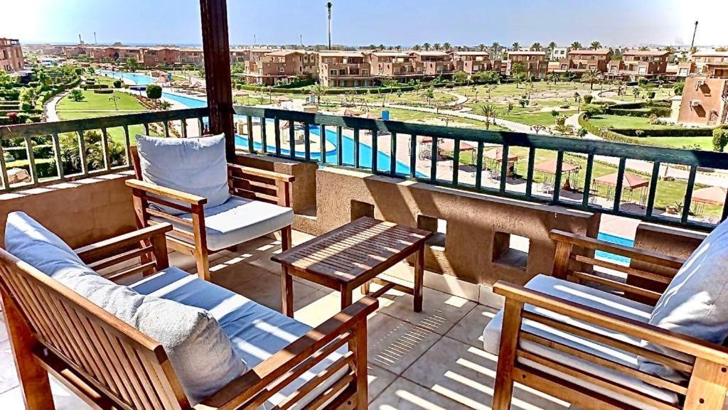 Chalet Marina Wadi Degla Families Only Pool View 2Nd Floor 6 Adults Ain Sukhna Dış mekan fotoğraf
