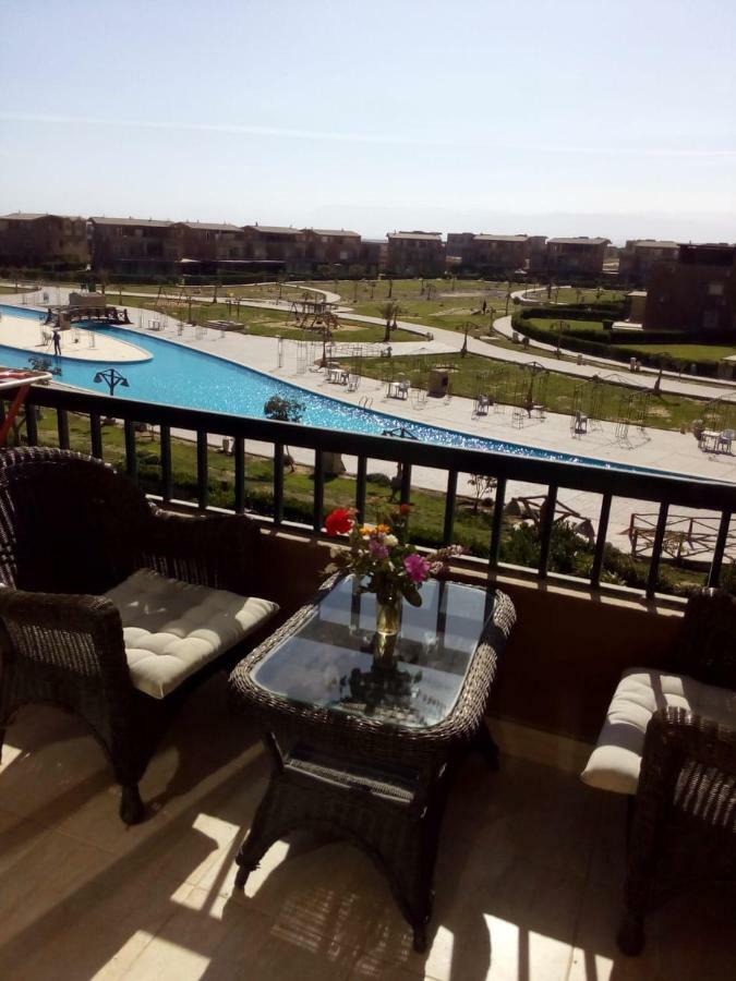 Chalet Marina Wadi Degla Families Only Pool View 2Nd Floor 6 Adults Ain Sukhna Dış mekan fotoğraf